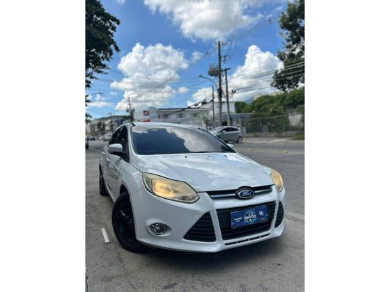 FORD FOCUS 1.6 SE 16V FLEX 4P POWERSHIFT FORD FOCUS 1.6 SE 16V FLEX 4P POWERSHIFT
